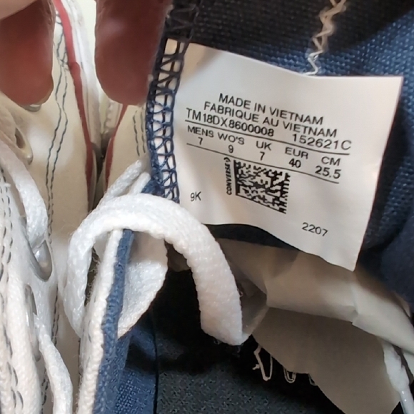 Converse Unisex White and Navy Blue Canvas Sneakers - Picture 6 of 8